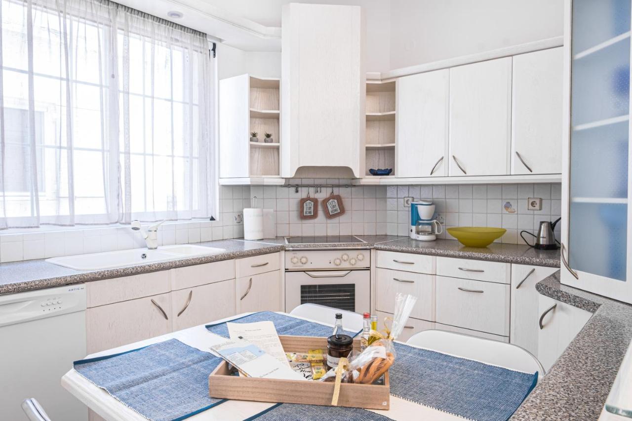 The Home Sweet Home - Family Friendly 2 Floor Apartment Kalamata Exterior photo